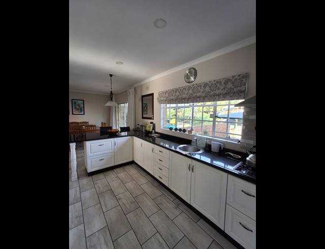 4 BEDROOM HOUSE FOR SALE IN BELLEVUE